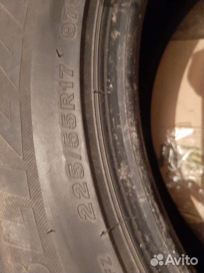 Bridgestone Blizzak Revo GZ 225/55 R17