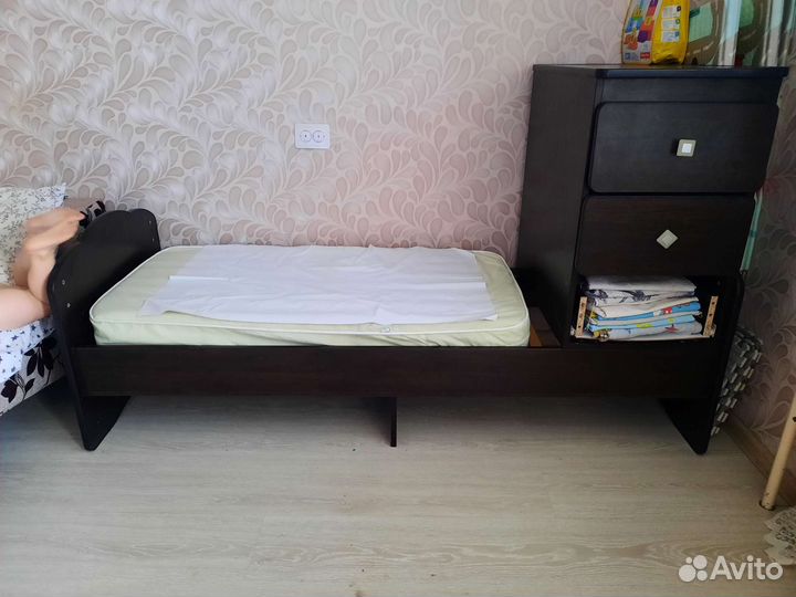 Детская кроватка трансформер с маятником