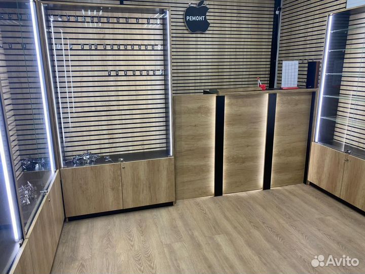 Витрины с ресепшеном