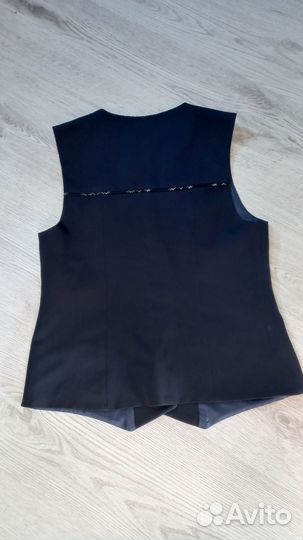 Школьная жилетка для девочки 140-146р