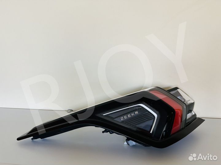 Фонарь заднии правый для Zeekr 001