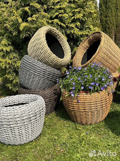 Кашпо для цветов из ротанга