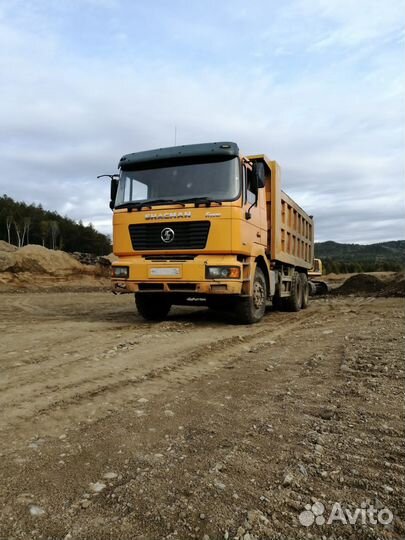 Водитель самосвала