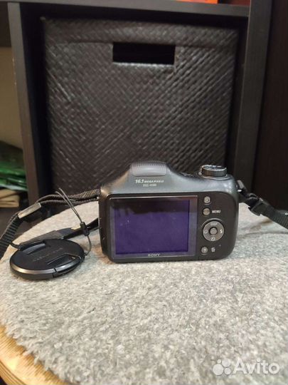 Цифровая фотокамера Sony DSC-H100