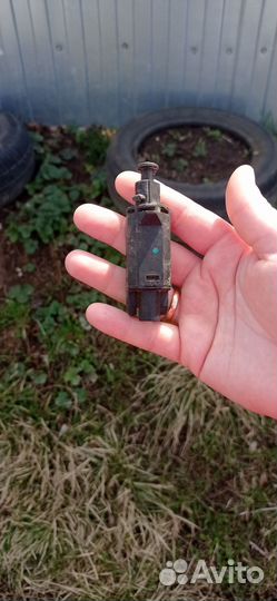 Концевик под педаль тормоза