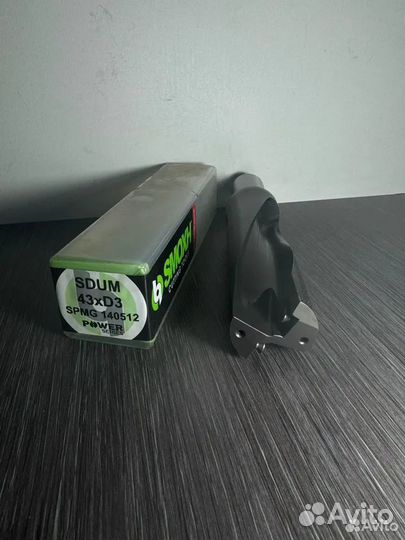 Сверло со сменными пластинами