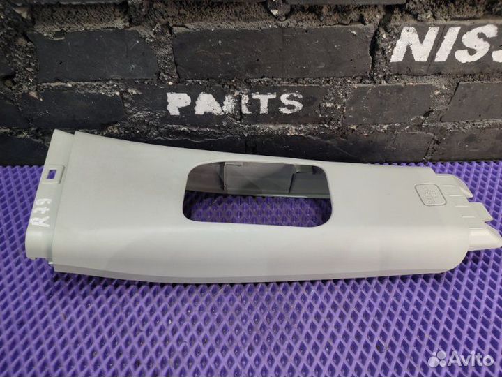 Обшивка стойки кузова правая Nissan Dualis