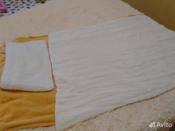 Одеялое и подушка для детской кроватки