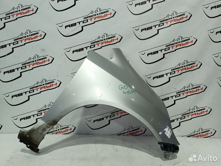 Крыло honda FIT jazz GD1 GD2 GD3 GD4 60211SAA000ZZ переднее правое без ПОВТОРИТЕЛЯ серебро, NH623M S