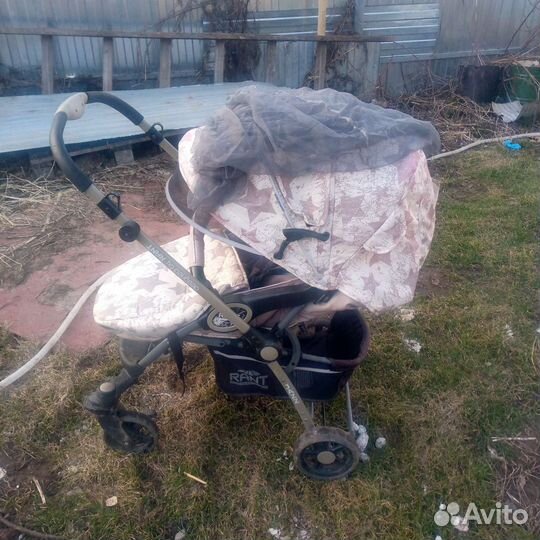 Прогулочная коляска