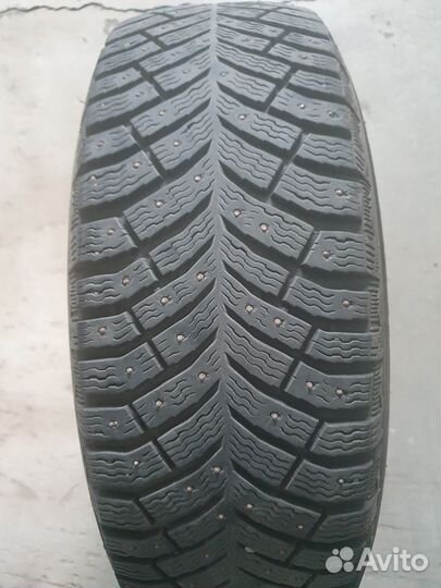 Michelin X-Ice North 4 215/60 R17