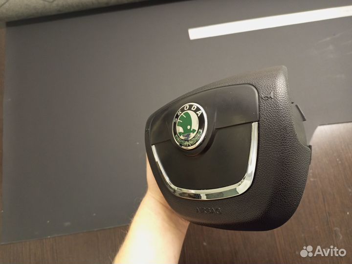 Крышка подушки безопасности Шкода Октавия А5