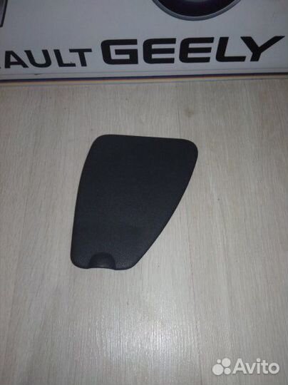 Крышка блока предохранителей Renault sandero