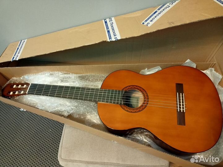 Yamaha c40 -Полноразмерная Классическая Гитара нов