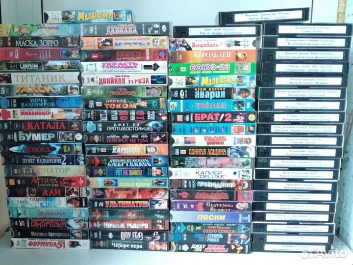 Видео кассеты 107 штук. Жанры разные
