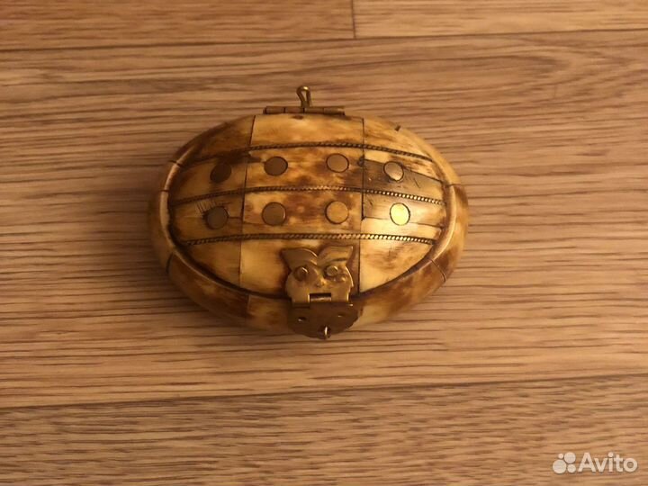 Шкатулка из кости