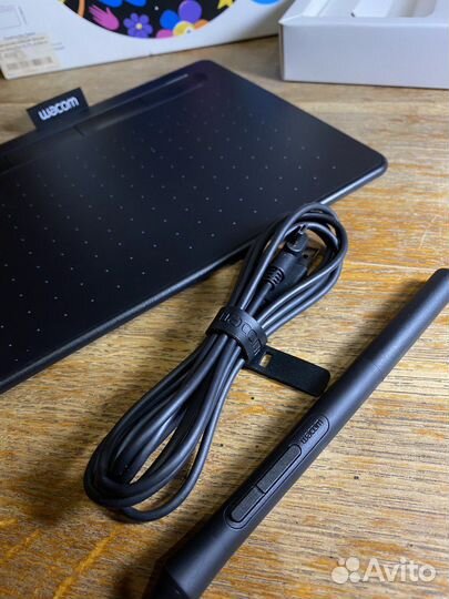Графический планшет Wacom Intuos Basic Pen S