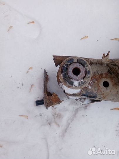 Задний подрамник на nissan teana j32 4wd