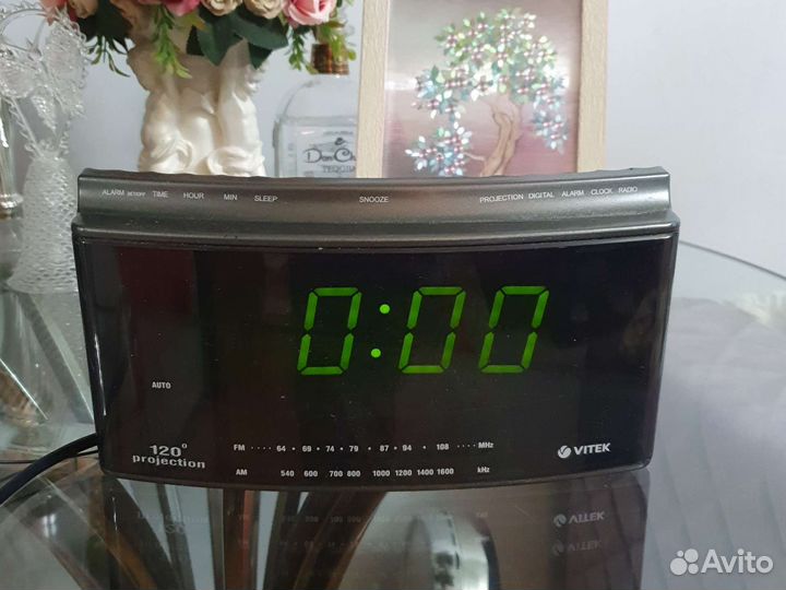 Радиочасы Vitek-3508