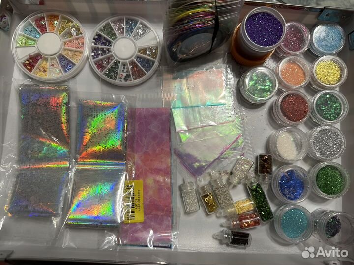 Товар для маникюра и наращивания ногтей