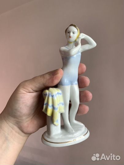 Фарфоровая статуэтка лфз Юная Купальщица СССР