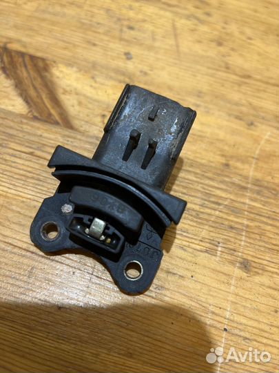 Датчик холла на Dodge Caravan 3.0 69-00 г. J818