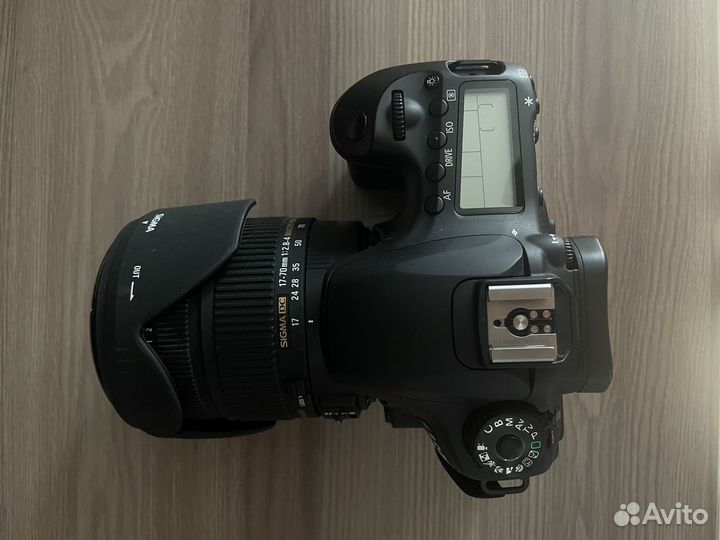 Зеркальная камера Canon 60d