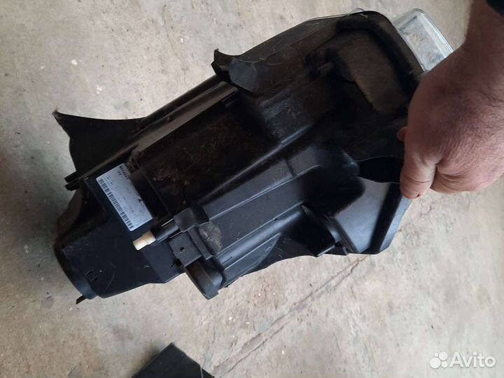 Фара передняя правая Renault Logan 2 Sandero 2