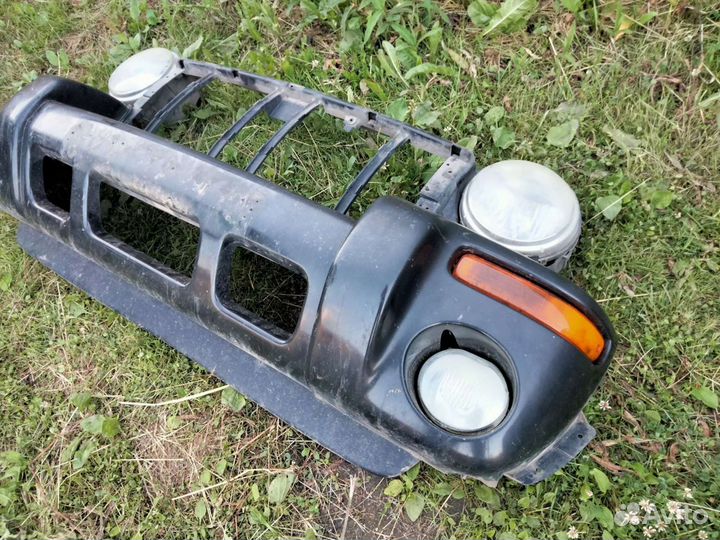 Передний бампер в сборе Jeep Liberty/Cherokee kj