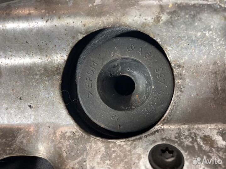 Корпус воздушного фильтра Mercedes C-Class W203