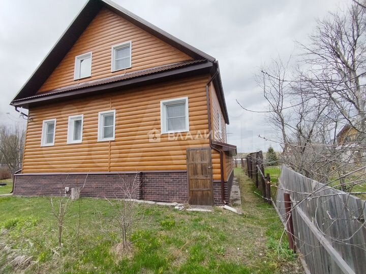 Дом 200 м² на участке 20 сот.