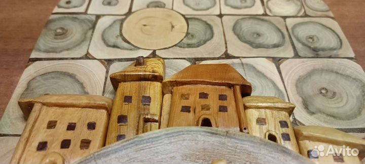 Панно из дерева