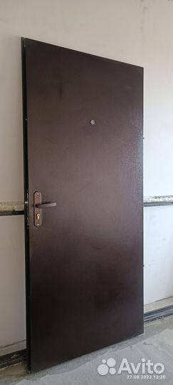 Металлическая дверь бу из новостроек