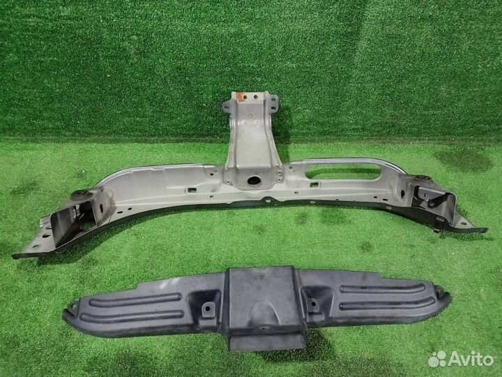 Рамка радиатора Mitsubishi Outlander CW5W 2