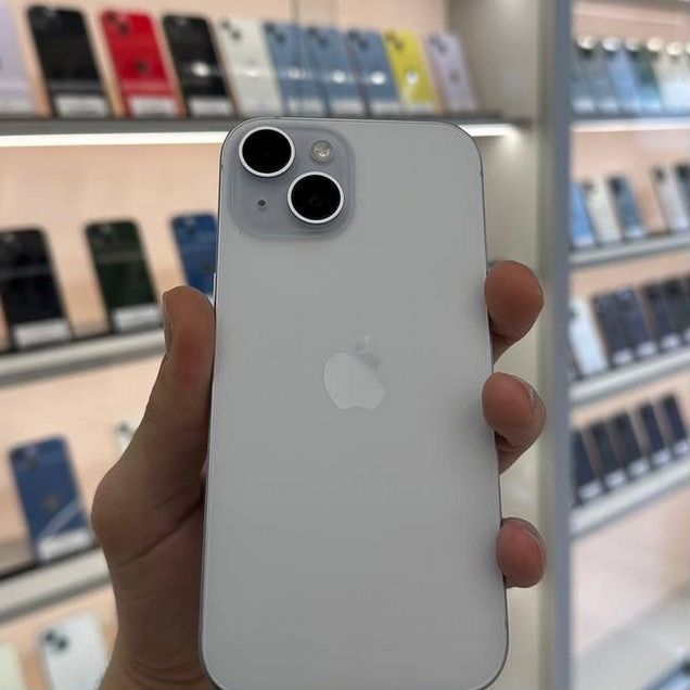 iPhone 15, 256 ГБ, eSIM