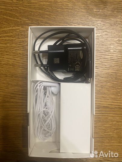 Телефон Samsung galaxy j7