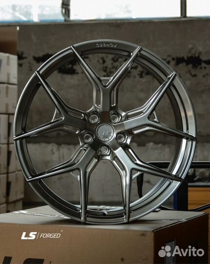 Кованые диски LS Forged R21 на Mercedes GLE GLS