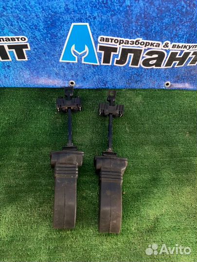 Ограничитель двери передний Audi A4 B8 CAB 2008