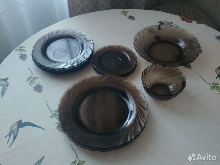 Стеклянные тарелки