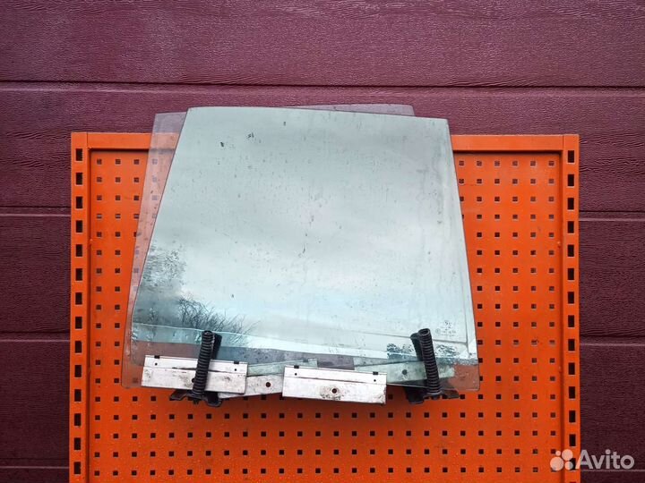 Стекло BMW E 34