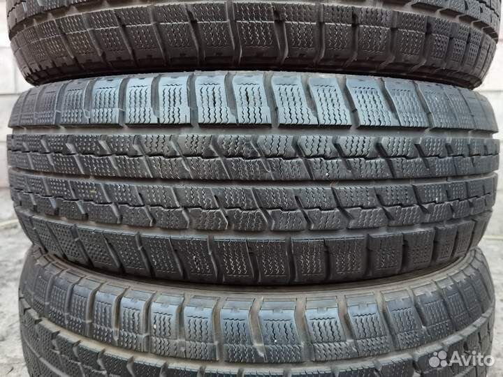 Goodyear Ice Navi Zea II 205/60 R16 98H