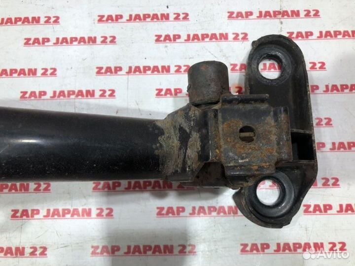 Балка поперечная Mitsubishi Delica PD6W 6G72 2002