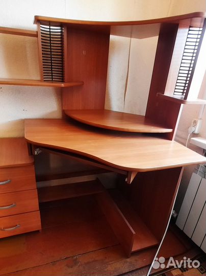 Компьютерный стол