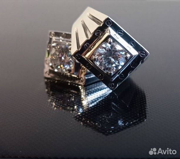 Серебряные перстни-печатки с муассанитами