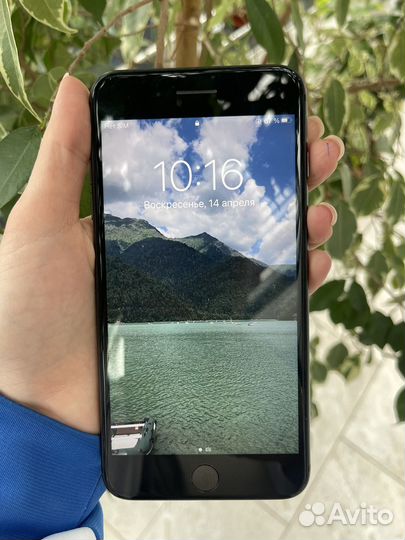 iPhone 8 Plus, 64 ГБ