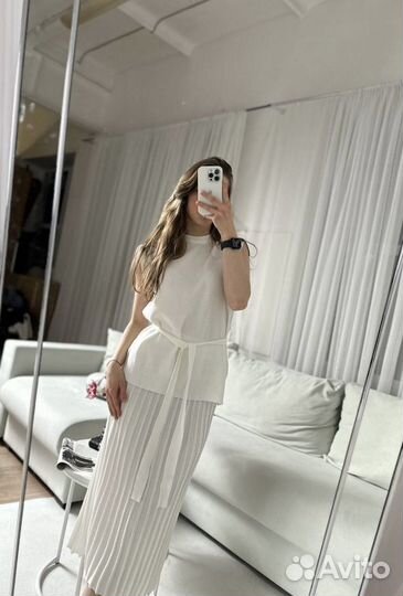 Костюм женский с юбкой