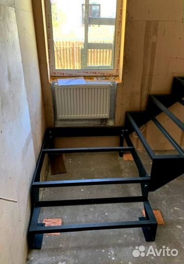 Лестницы г-образные под ключ