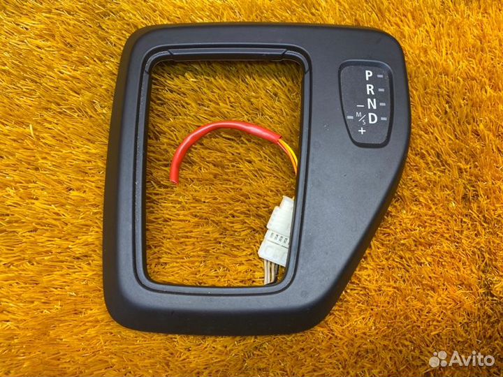 Консоль селектора Bmw X1 E84 N46B20B 2010
