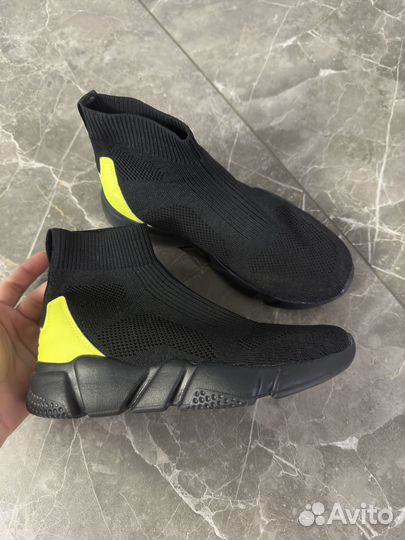 Кроссовки ботинки дышащие на маленькую ножку