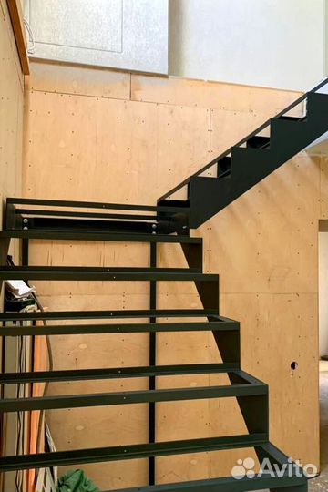 Лестница винтовая с монтажем